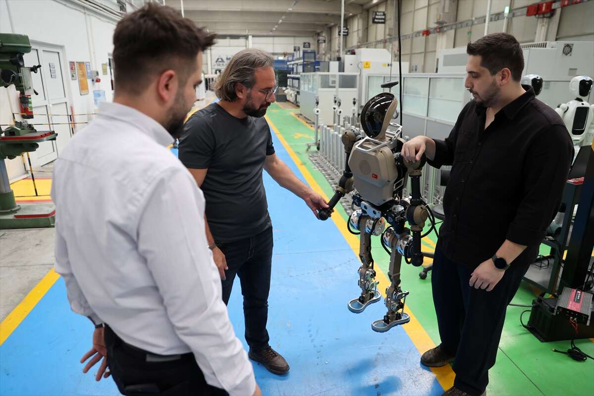 Konya ilk insansı robotunu piyasaya sürüyor! AKINCI-5 için geri sayım başladı 12